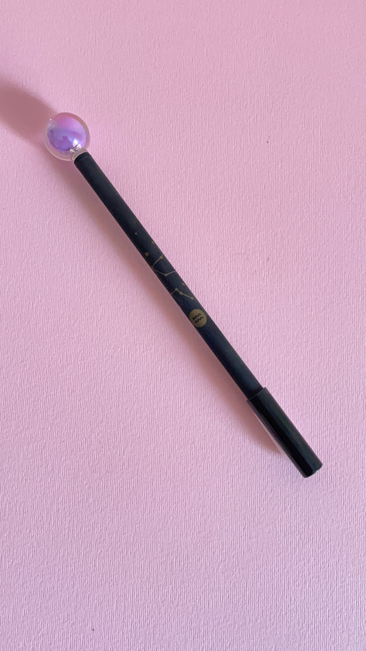 قلم برج الدلو